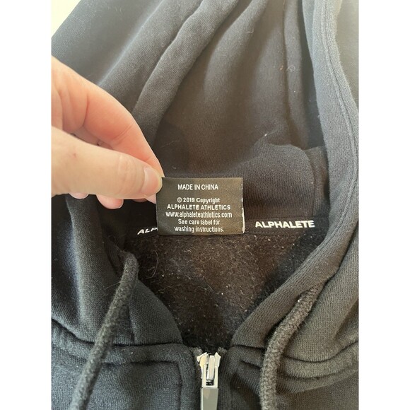 Alphalete Woman’s S Capital Cropped Hoodie Black Sweatshirt Workout - Picture 4 of 5